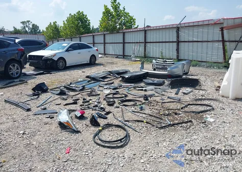 2018 Toyota Highlander Xle z USA, uszkodzony, nr VIN 5TDKZRFH6JS527765